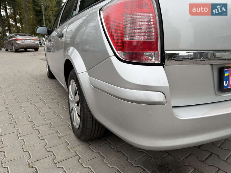 Универсал Opel Astra 2010 в Виннице