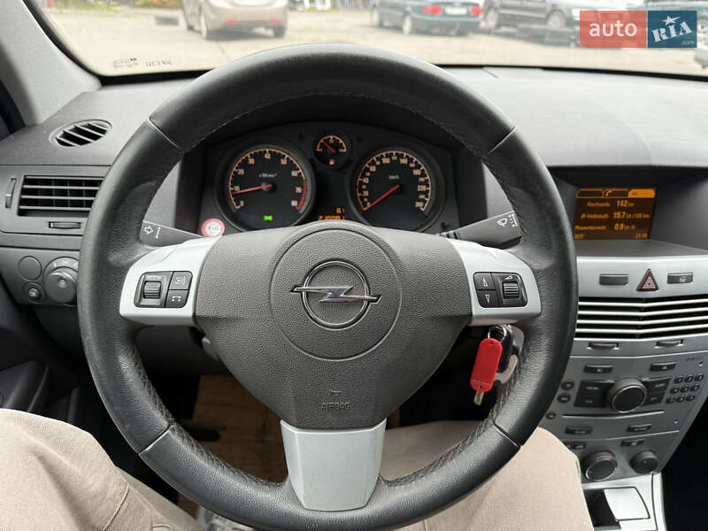Универсал Opel Astra 2010 в Виннице