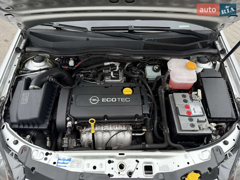 Универсал Opel Astra 2010 в Виннице