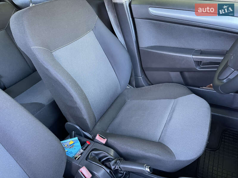 Хэтчбек Opel Astra 2005 в Киеве фото 23 Хэтчбек Opel Astra 2005 в Киеве