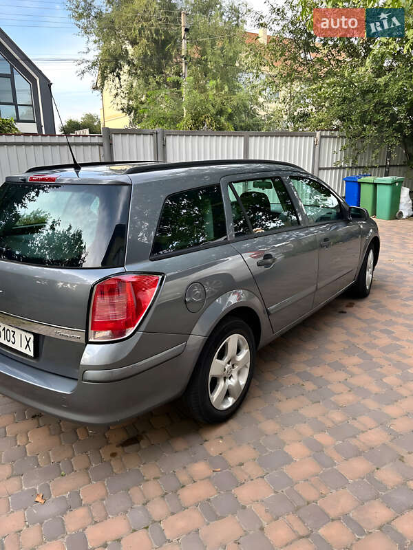Универсал Opel Astra 2005 в Киеве