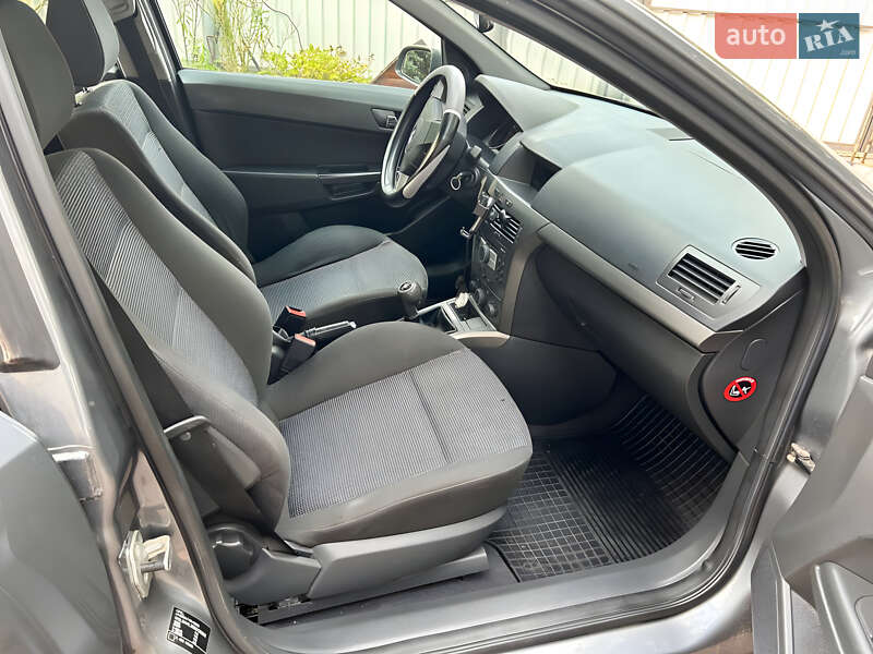 Универсал Opel Astra 2005 в Киеве