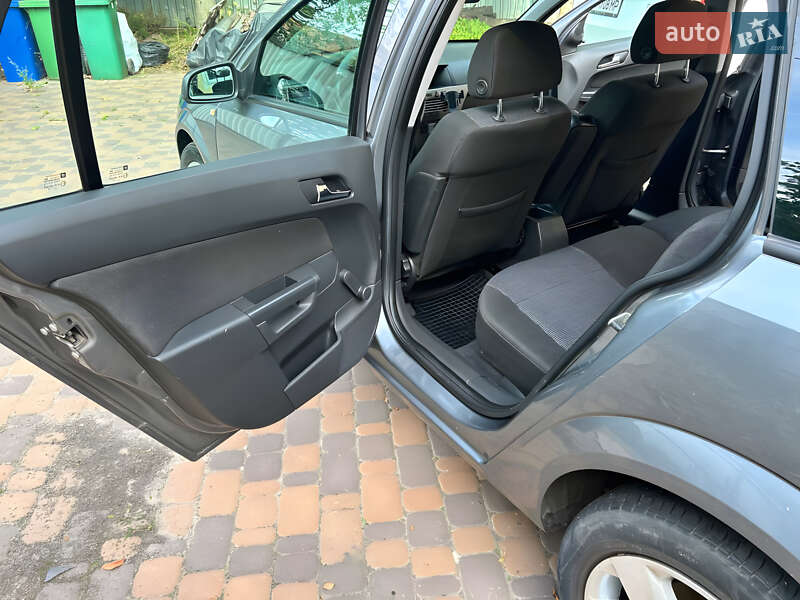 Универсал Opel Astra 2005 в Киеве