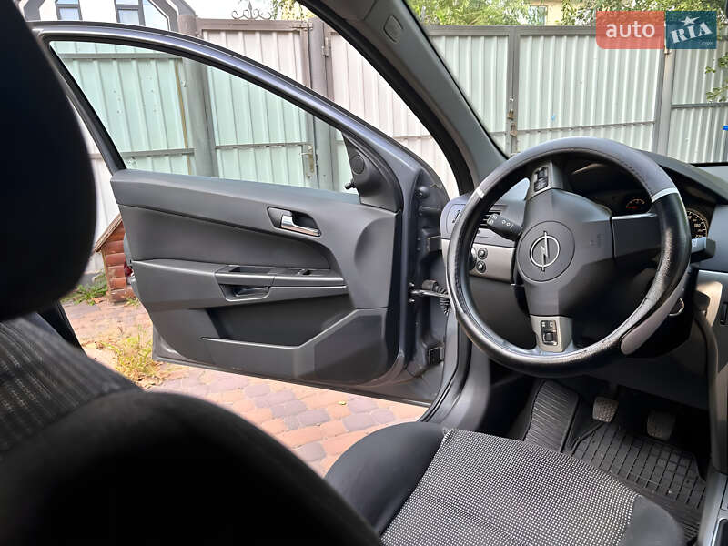 Универсал Opel Astra 2005 в Киеве