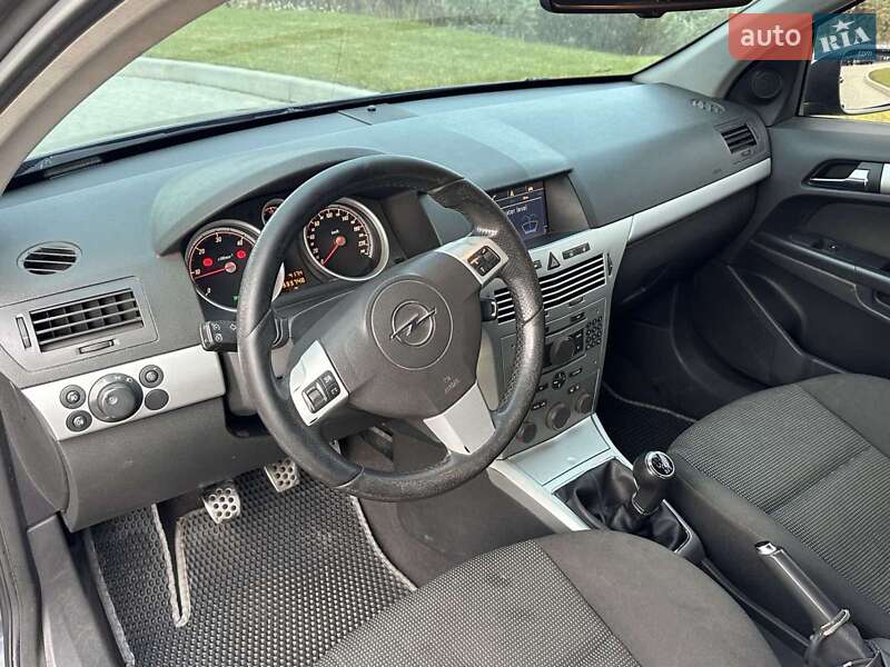 Універсал Opel Astra 2008 в Львові