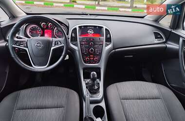 Універсал Opel Astra 2014 в 