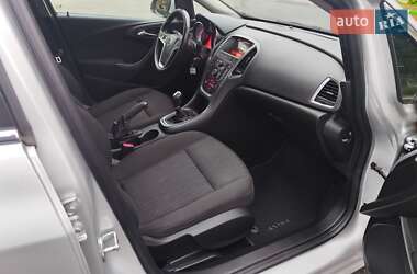 Універсал Opel Astra 2014 в 