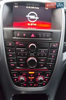 Універсал Opel Astra 2014 в 