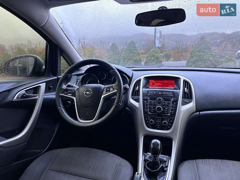 Универсал Opel Astra 2012 в Хусте фото 2 Универсал Opel Astra 2012 в Хусте
