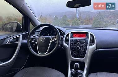 Универсал Opel Astra 2012 в 