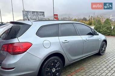 Универсал Opel Astra 2012 в 