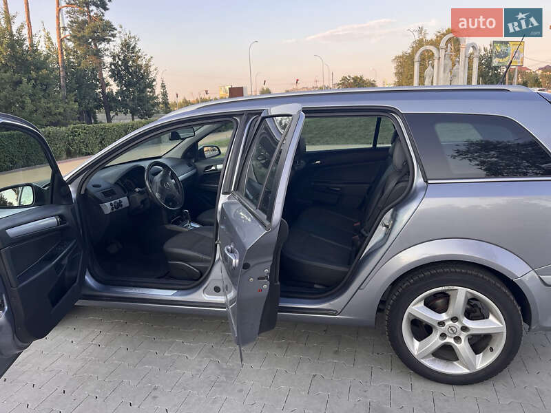 Універсал Opel Astra 2006 в Бучі