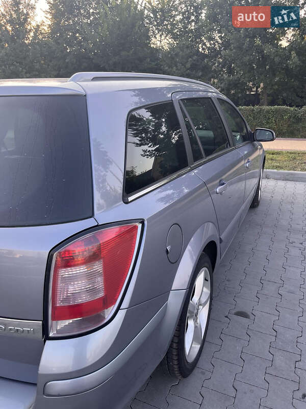Універсал Opel Astra 2006 в Бучі