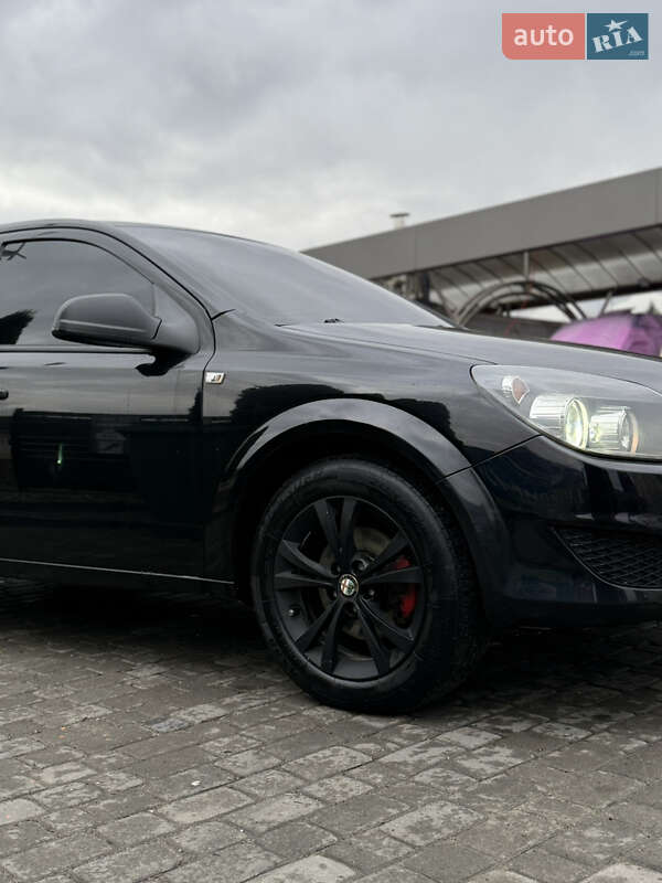 Универсал Opel Astra 2010 в Ивано-Франковске