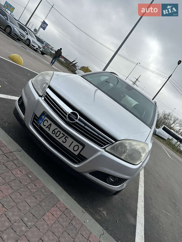 Универсал Opel Astra 2008 в Славянске