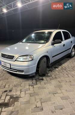 Седан Opel Astra 2005 в  фото 2 Седан Opel Astra 2005 в
