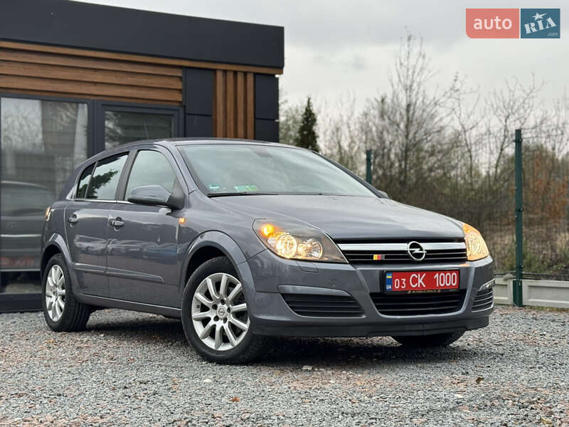 Хэтчбек Opel Astra 2005 в Дрогобыче