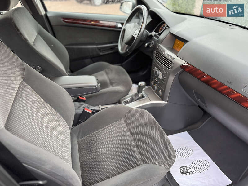 Хэтчбек Opel Astra 2005 в Дрогобыче