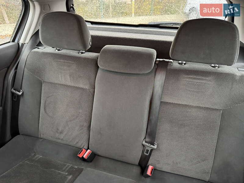 Хэтчбек Opel Astra 2005 в Дрогобыче