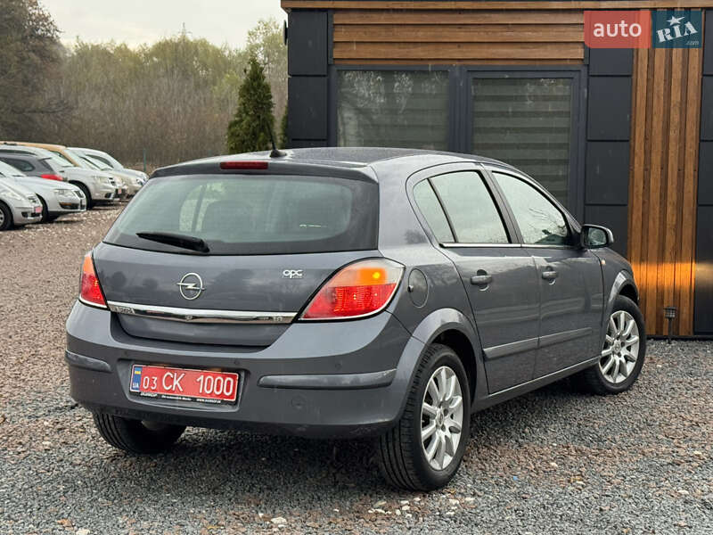 Хэтчбек Opel Astra 2005 в Дрогобыче
