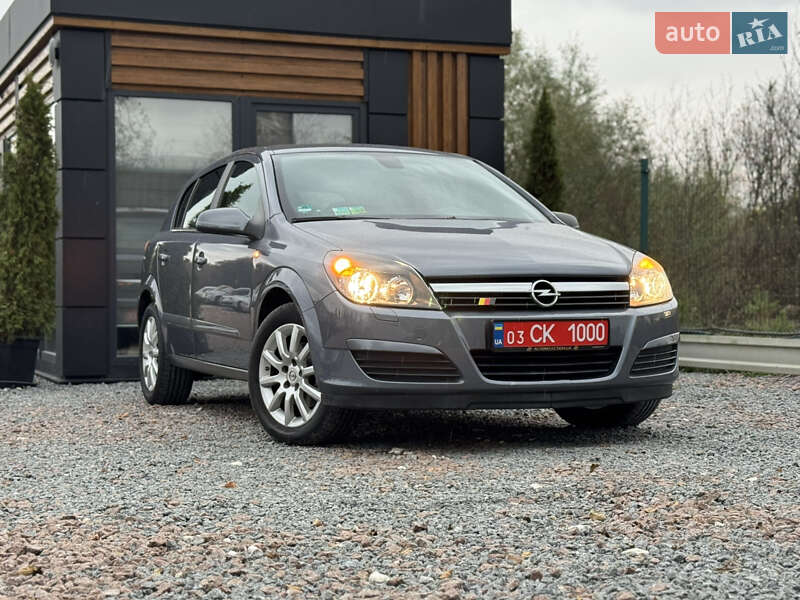 Хэтчбек Opel Astra 2005 в Дрогобыче