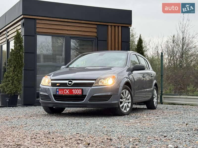 Хэтчбек Opel Astra 2005 в Дрогобыче