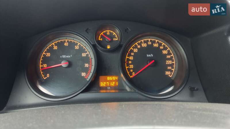 Хэтчбек Opel Astra 2005 в Золотоноше