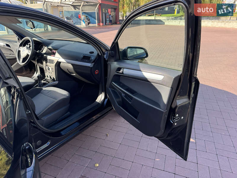 Хэтчбек Opel Astra 2005 в Ровно фото 22 Хэтчбек Opel Astra 2005 в Ровно