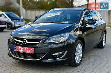 Універсал Opel Astra 2016 в Тернополі