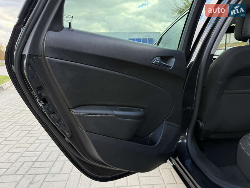 Универсал Opel Astra 2016 в Тернополе