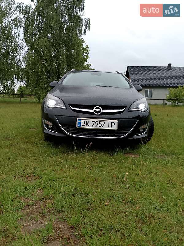 Универсал Opel Astra 2013 в Сарнах