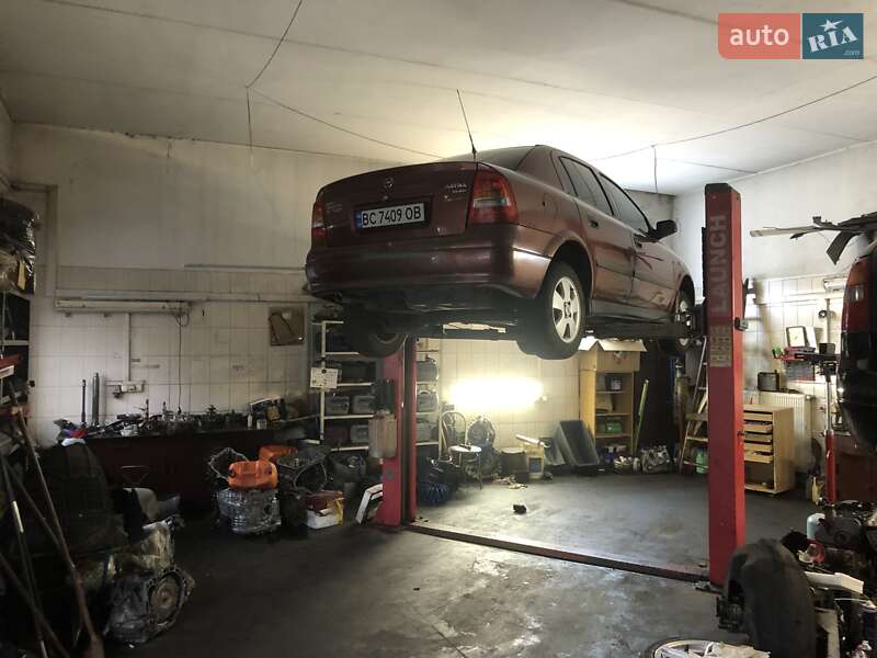 Седан Opel Astra 2001 в Львове