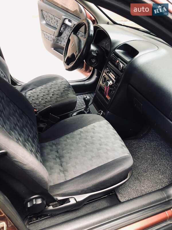 Седан Opel Astra 2001 в Львове