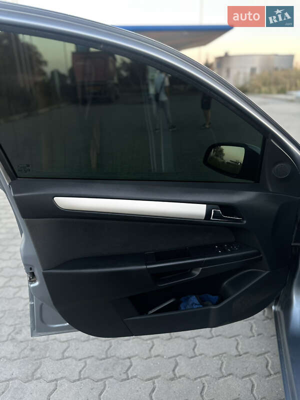 Хетчбек Opel Astra 2007 в Тульчині