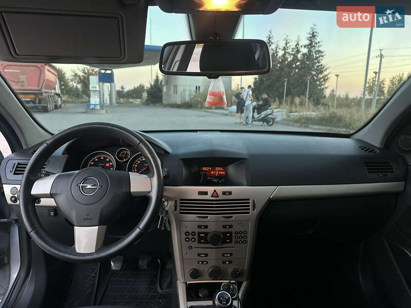 Хетчбек Opel Astra 2007 в Тульчині
