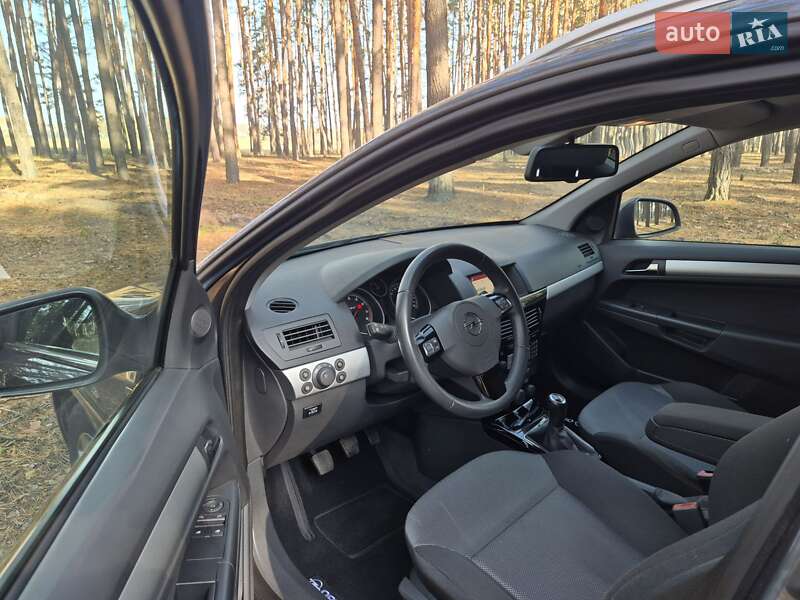 Универсал Opel Astra 2010 в Харькове