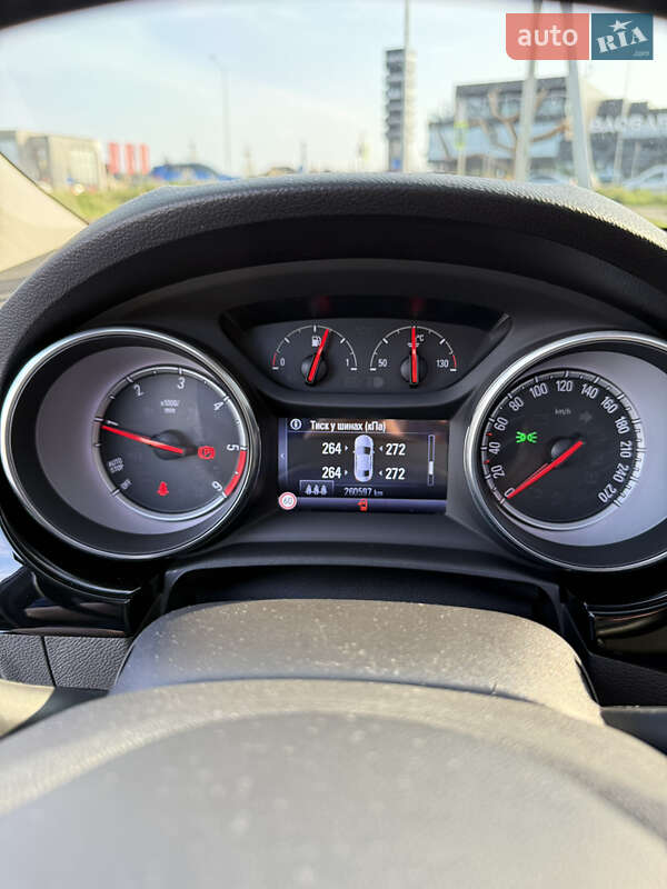 Універсал Opel Astra 2016 в Луцьку