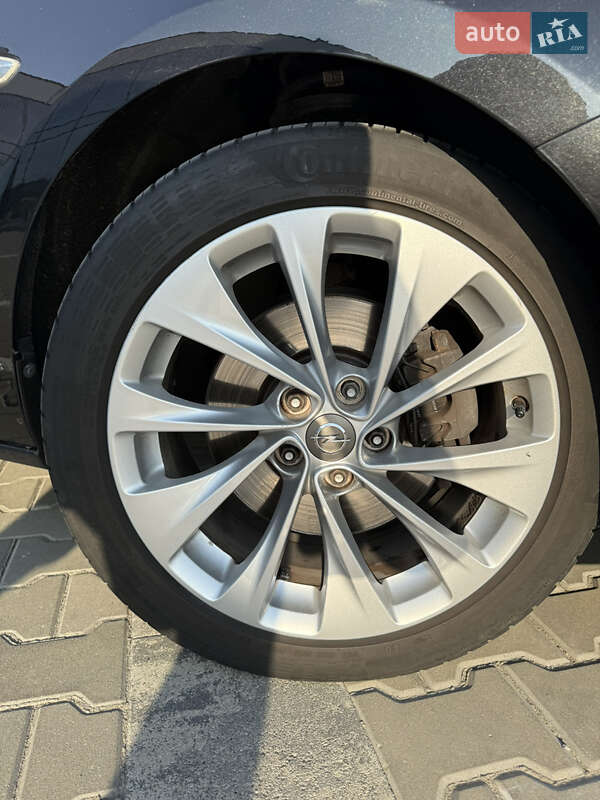 Універсал Opel Astra 2016 в Луцьку