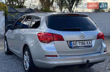 Універсал Opel Astra 2015 в  фото 10 Універсал Opel Astra 2015 в