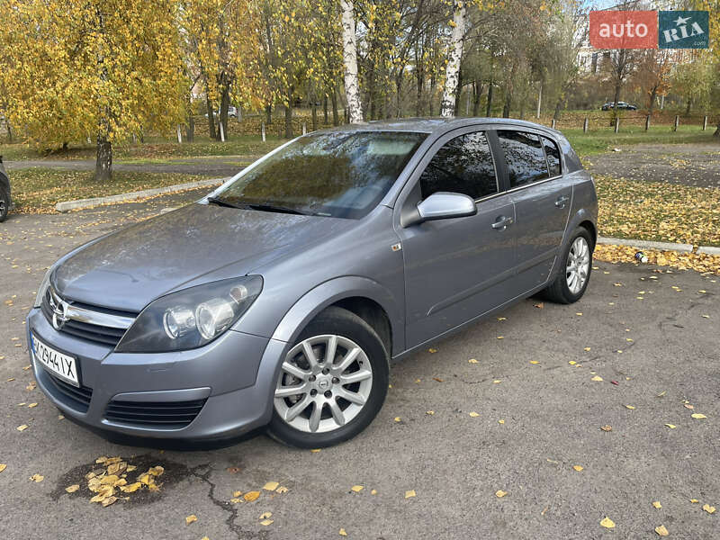 Хетчбек Opel Astra 2004 в Рівному фото Хетчбек Opel Astra 2004 в Рівному