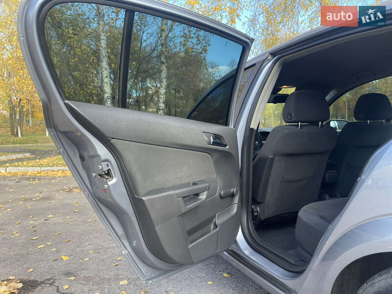 Хетчбек Opel Astra 2004 в Рівному фото 14 Хетчбек Opel Astra 2004 в Рівному