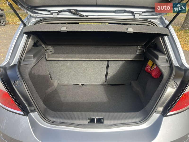 Хетчбек Opel Astra 2004 в Рівному фото 13 Хетчбек Opel Astra 2004 в Рівному