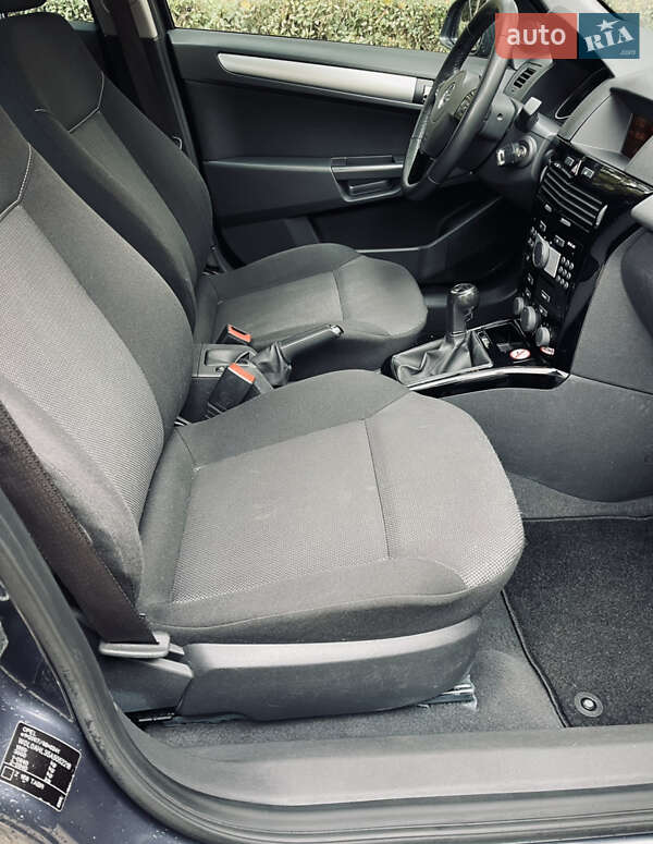 Универсал Opel Astra 2010 в Луцке фото 26 Универсал Opel Astra 2010 в Луцке