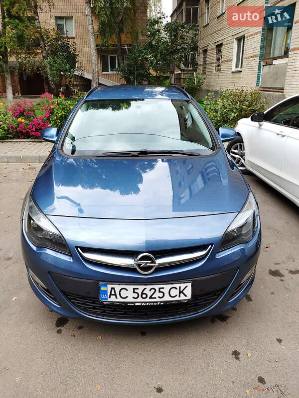 Универсал Opel Astra 2014 в 
