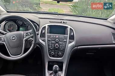 Универсал Opel Astra 2014 в 