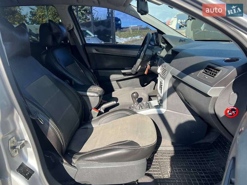 Универсал Opel Astra 2010 в Киеве фото 12 Универсал Opel Astra 2010 в Киеве