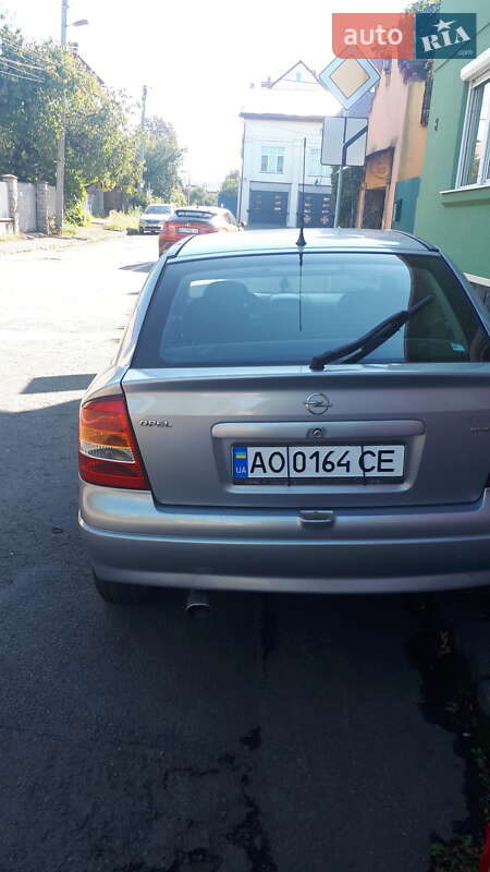 Хэтчбек Opel Astra 2001 в Ужгороде