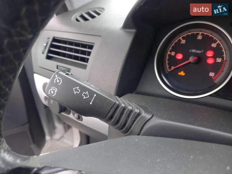 Универсал Opel Astra 2010 в Черкассах