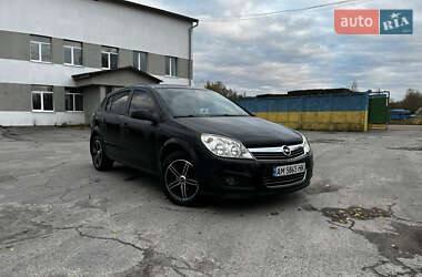 Хэтчбек Opel Astra 2008 в Звягеле