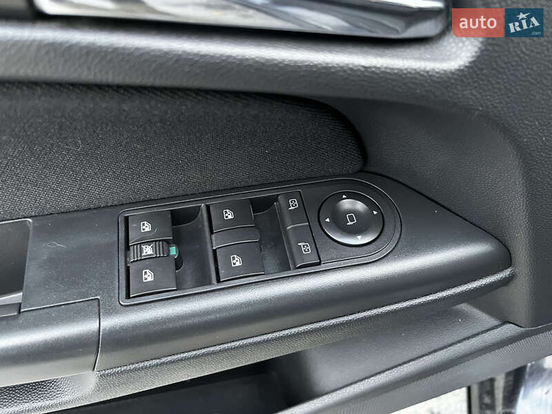 Хэтчбек Opel Astra 2008 в Звягеле фото 10 Хэтчбек Opel Astra 2008 в Звягеле